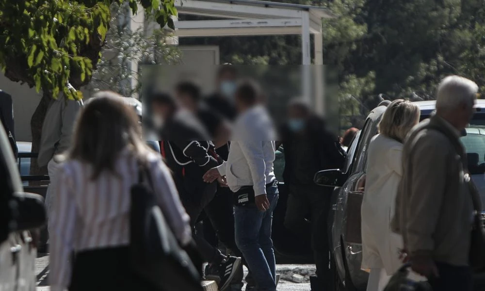 Κολωνός: Ξεκινά τη Δευτέρα η δίκη για την υπόθεση της 12χρονης - Στο εδώλιο ο Μίχος και άλλοι 25 κατηγορούμενοι